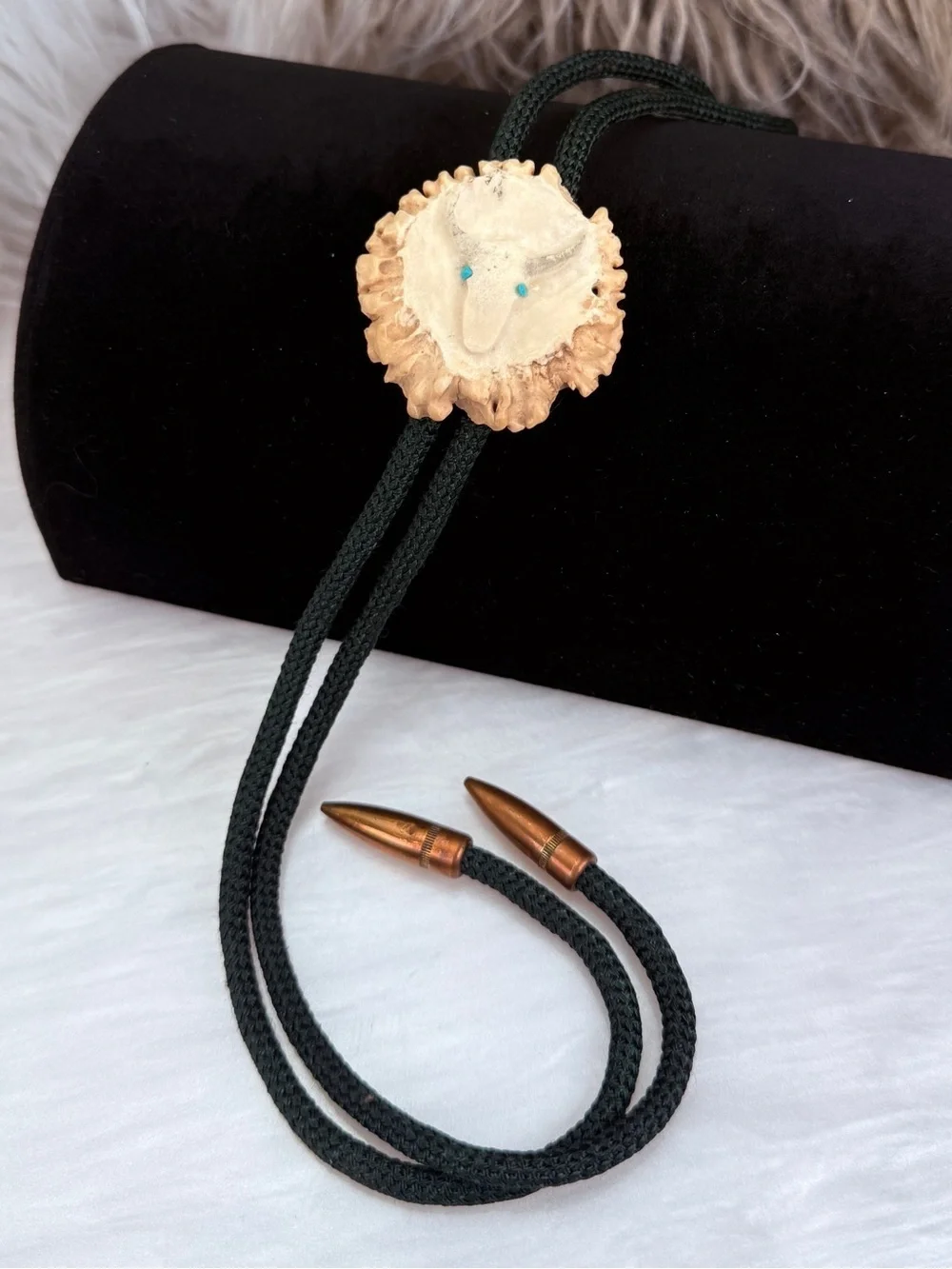Vintage Carved Antler Bighorn Sheep Bolo Tie Turquoise Blue Eyes Western